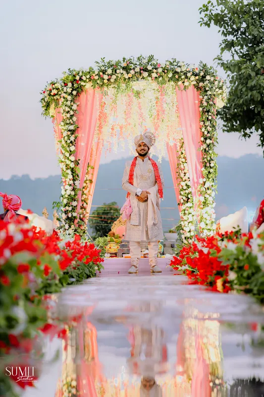 Anik & Gourvi wedding photograph 2 by Sumit Studio