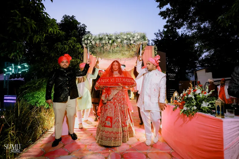 Anik & Gourvi wedding photograph 10 by Sumit Studio